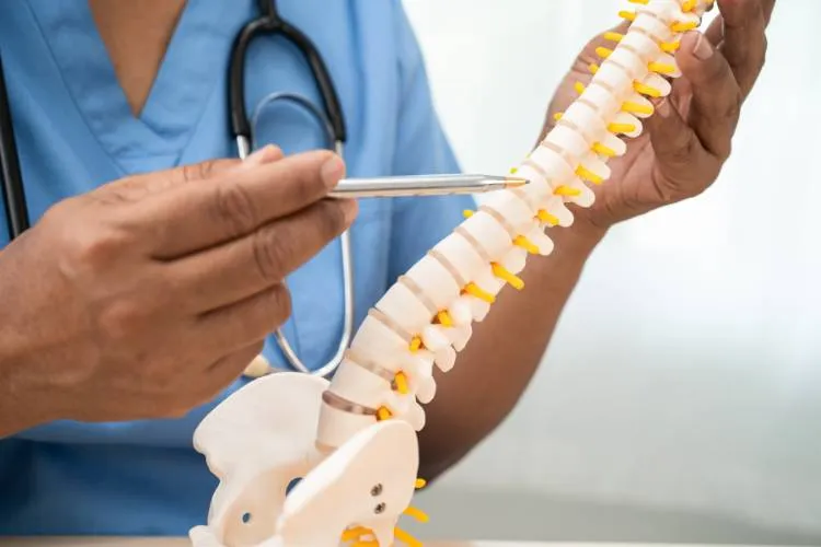 Advantages of Minimally Invasive Spine Surgery and Recovery